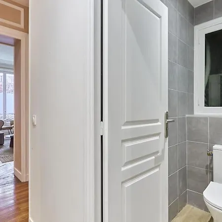 Elegant 2 Climatise - Champs-elysees Paris