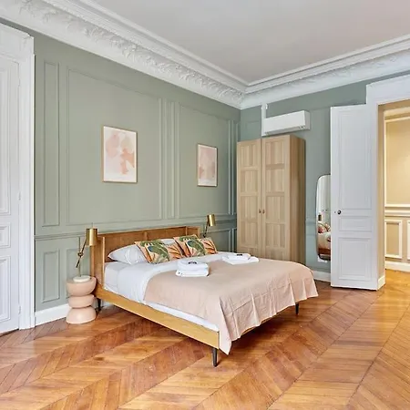 Elegant 2 Climatise - Champs-elysees Daire *