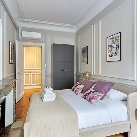 Elegant 2 Climatise - Champs-elysees Daire *